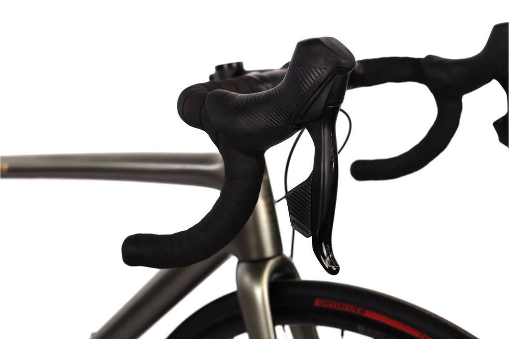 Specialized Aethos Comp – Vélo de Route Carbone SRAM Rival eTap AXS 12v