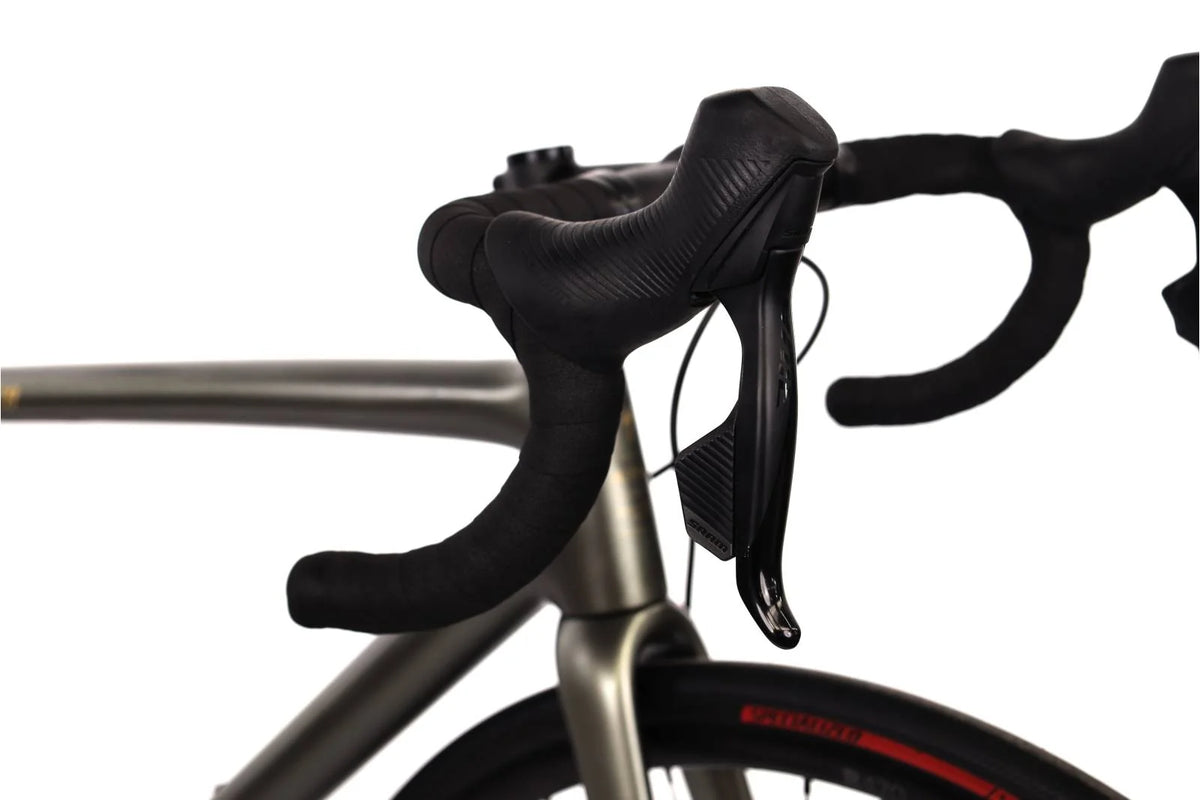 Specialized Aethos Comp – Vélo de Route Carbone SRAM Rival eTap AXS 12v