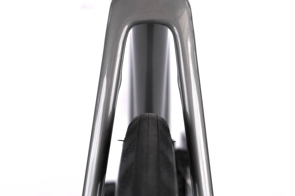 Focus Paralane 8.7 – Vélo de Route Carbone Shimano 105 Disque – Taille XL