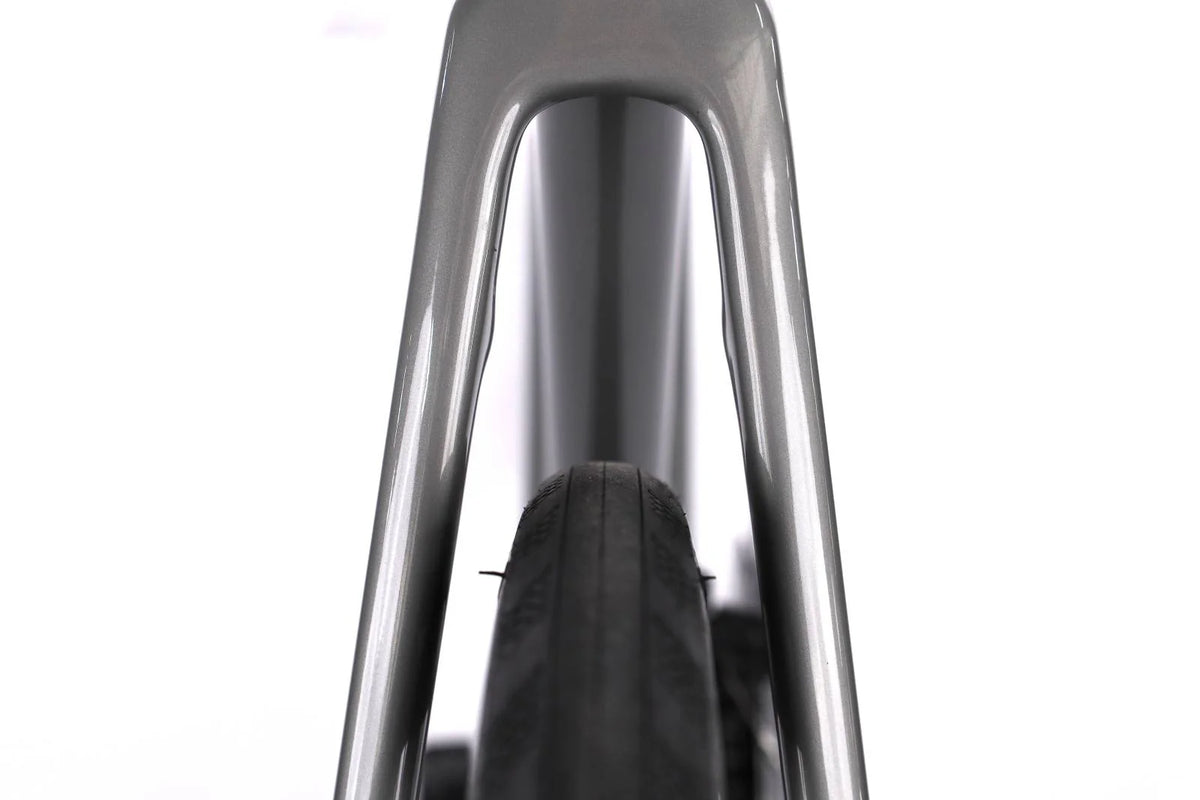 Focus Paralane 8.7 – Vélo de Route Carbone Shimano 105 Disque – Taille XL