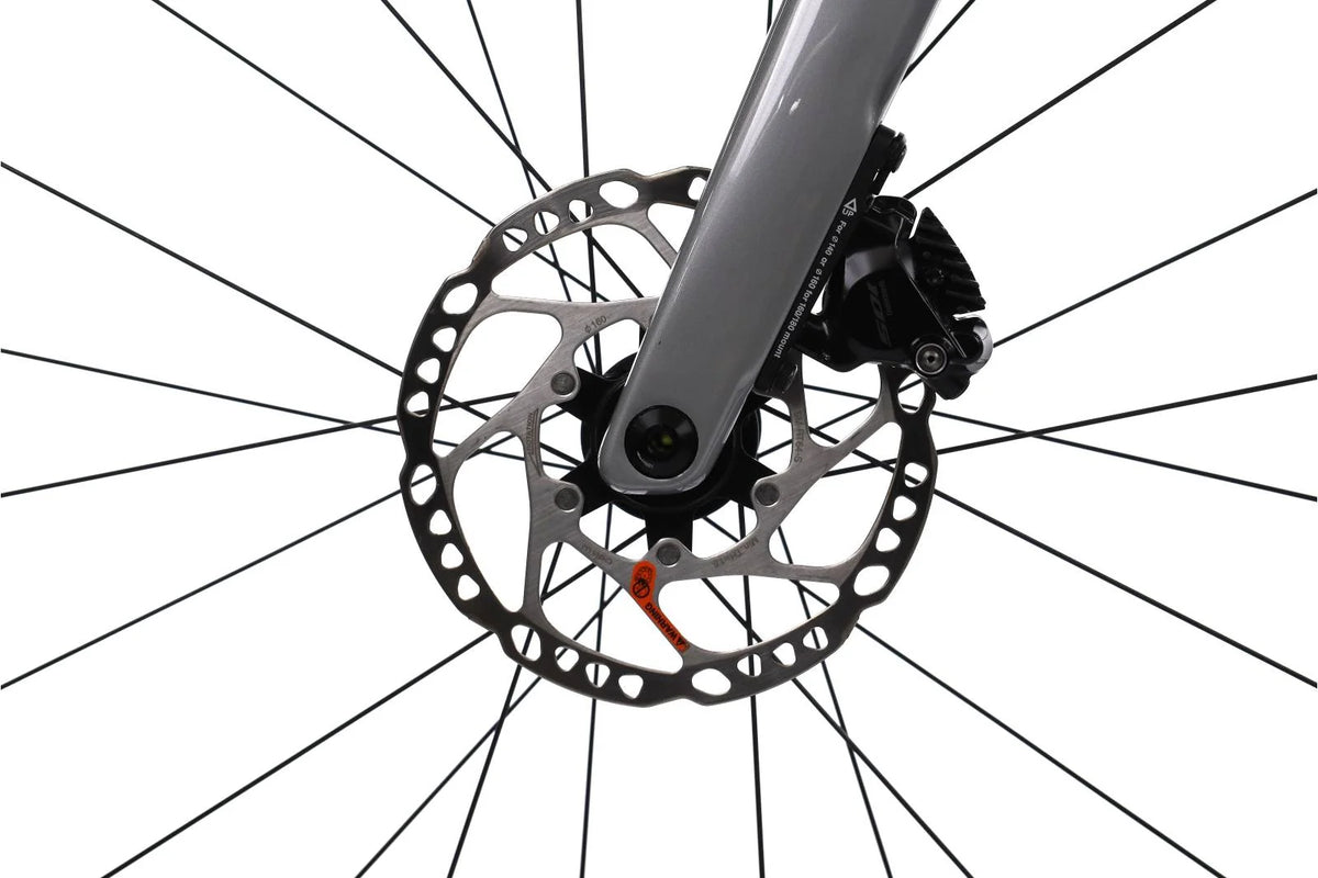 Focus Paralane 8.7 – Vélo de Route Carbone Shimano 105 Disque – Taille XL