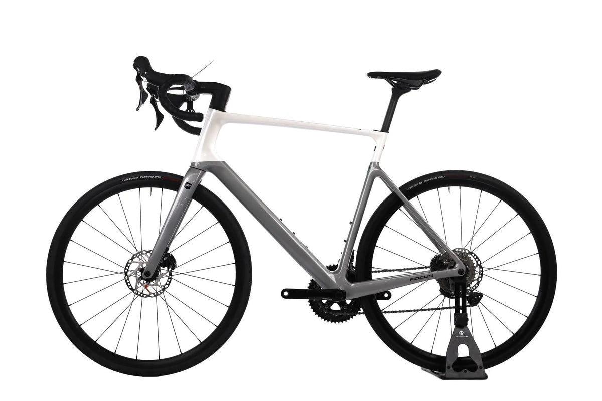 Focus Paralane 8.7 – Vélo de Route Carbone Shimano 105 Disque – Taille XL