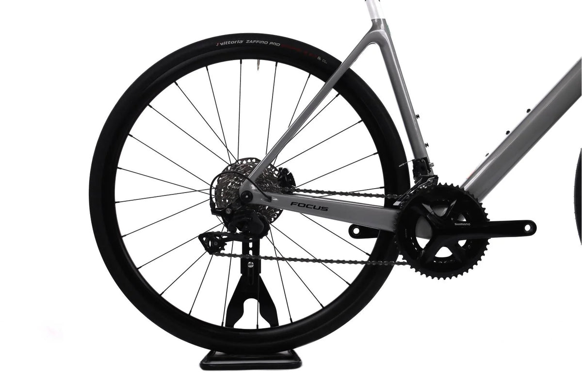 Focus Paralane 8.7 – Vélo de Route Carbone Shimano 105 Disque – Taille XL