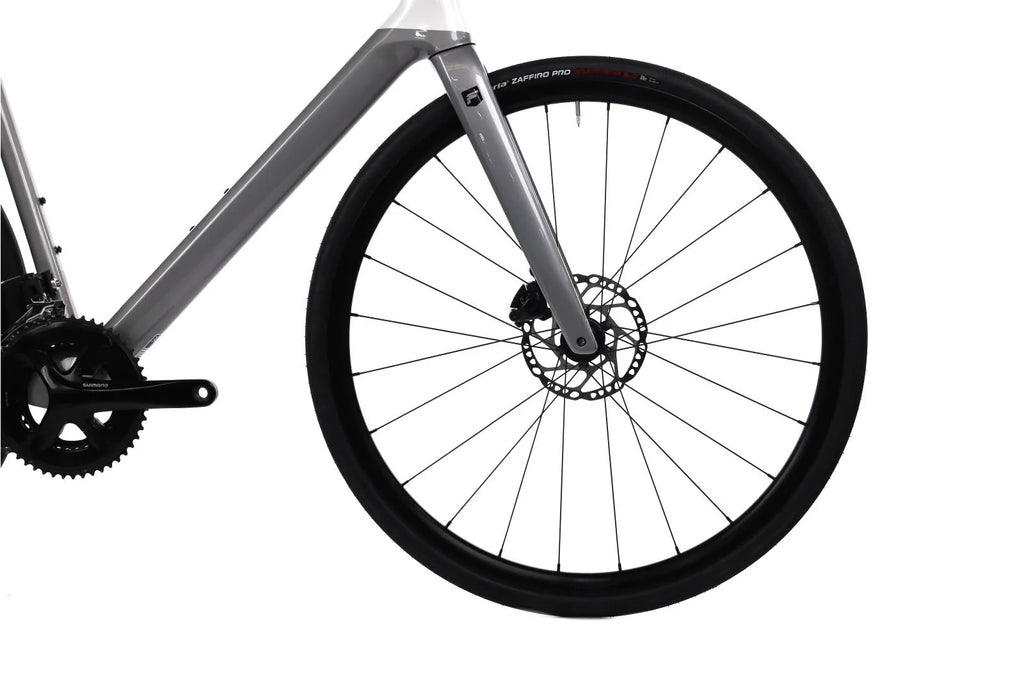 Focus Paralane 8.7 – Vélo de Route Carbone Shimano 105 Disque – Taille XL