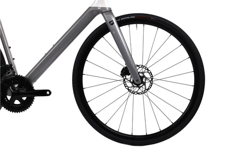 Focus Paralane 8.7 – Vélo de Route Carbone Shimano 105 Disque – Taille XL