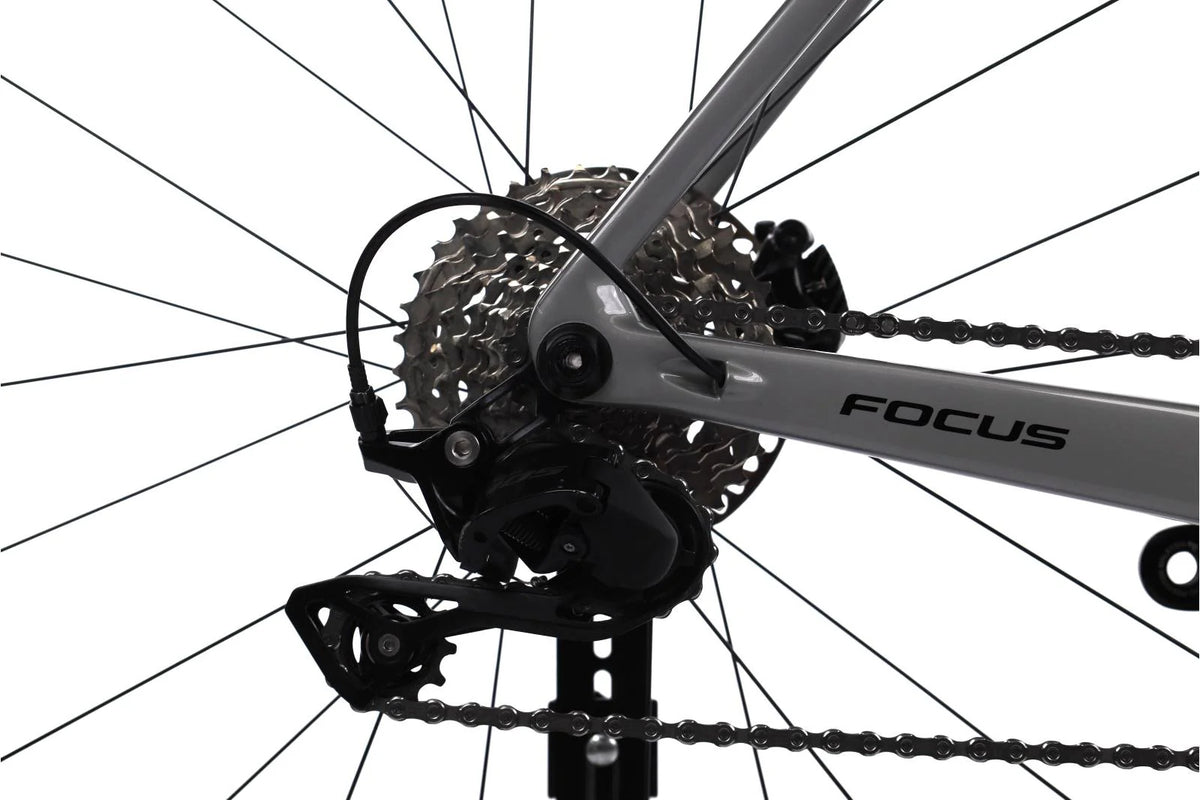Focus Paralane 8.7 – Vélo de Route Carbone Shimano 105 Disque – Taille XL
