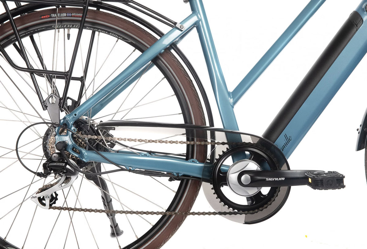 Vélo de Ville Électrique Bicyklet Camille Shimano Acera/Altus 8V 504Wh 700mm Bleu