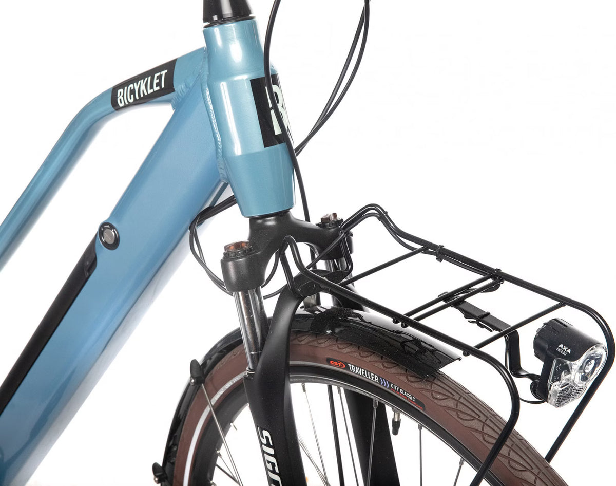 Vélo de Ville Électrique Bicyklet Camille Shimano Acera/Altus 8V 504Wh 700mm Bleu