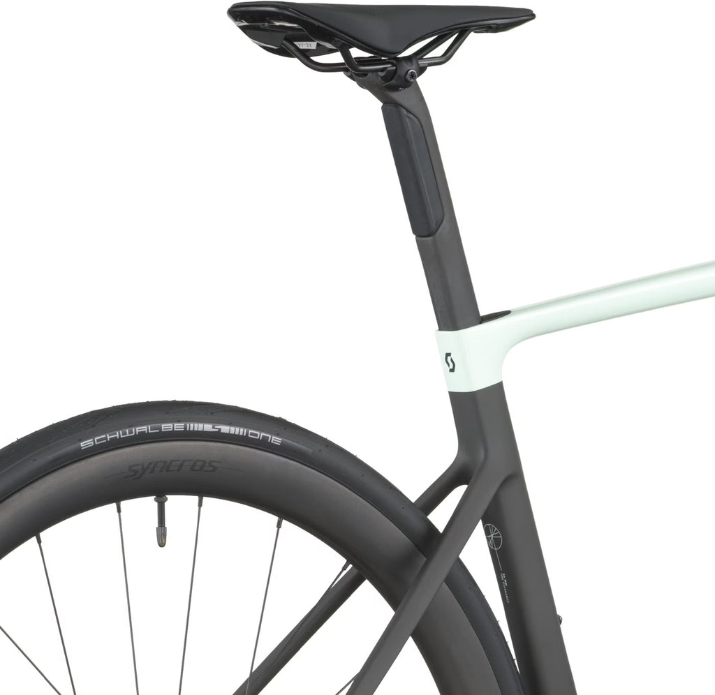 Vélo de Route Scott Addict RC 30 Shimano 105 Di2 12V 700 mm Vert/Noir 2026