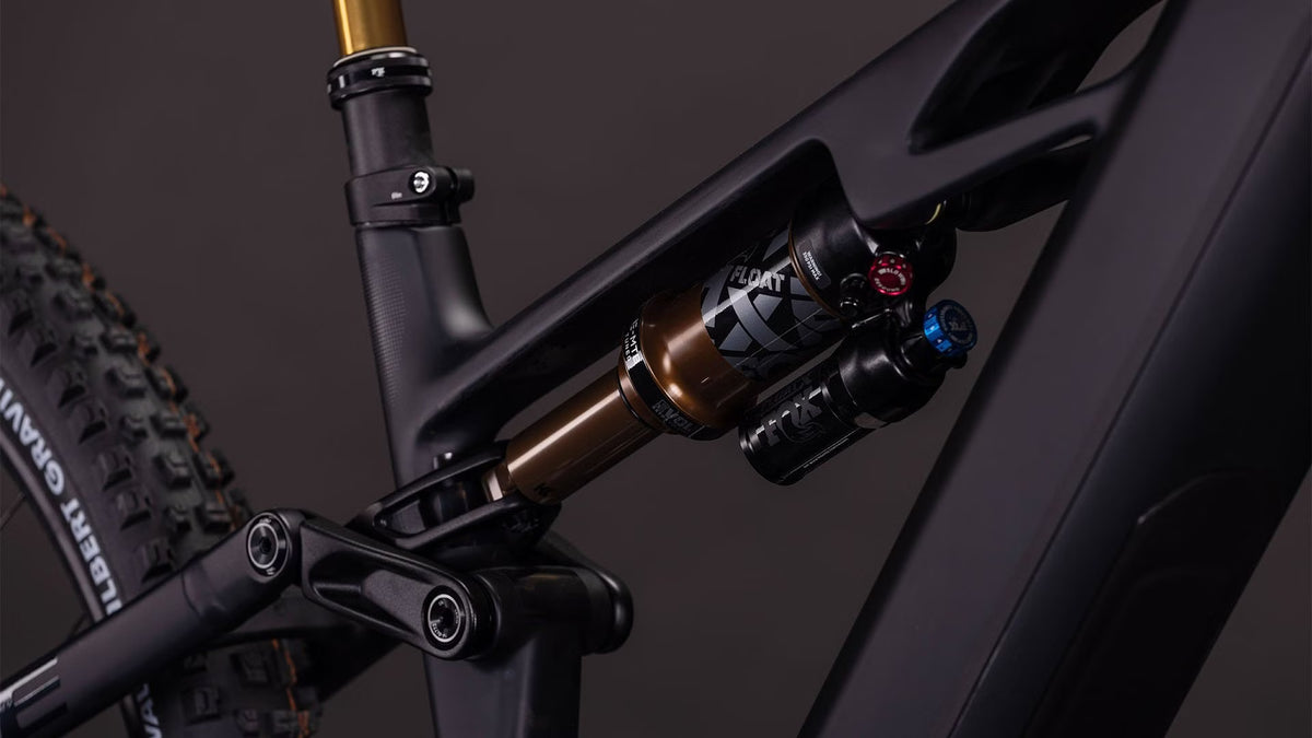 Cube Stereo Hybrid One44 HPC AT 800 – VTT Électrique Carbone Bosch 800Wh 120 Nm Shimano XT Di2 29" – Gris Carbon Noir 2026