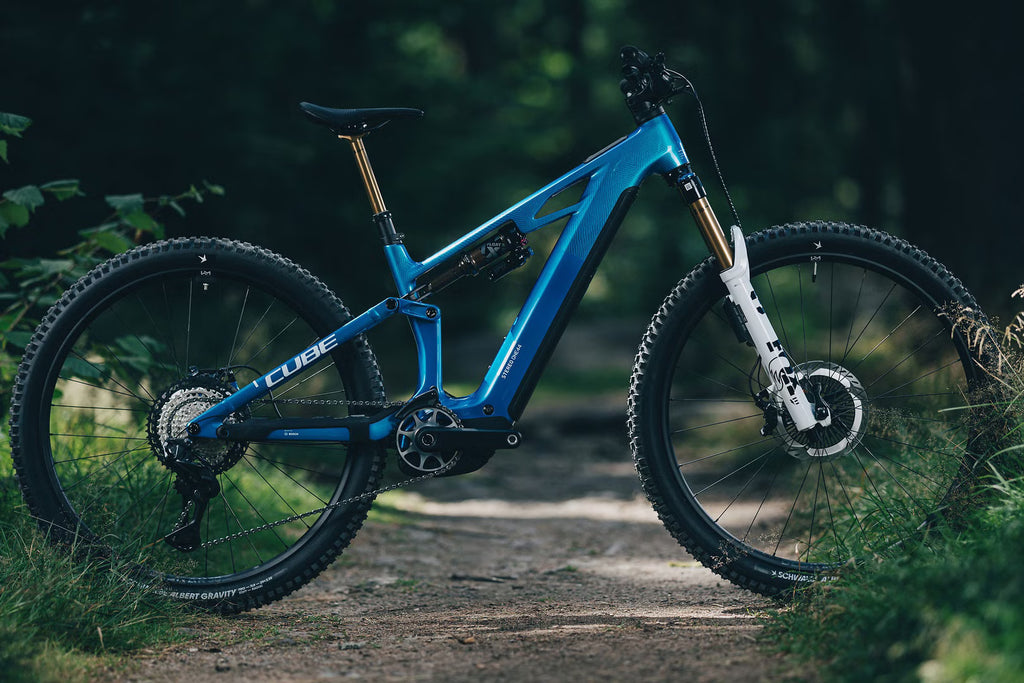 Cube Stereo Hybrid One44 HPC AT 800 – VTT Électrique Carbone Bosch 800Wh 120 Nm 29" – Bleu Actionteam 2026