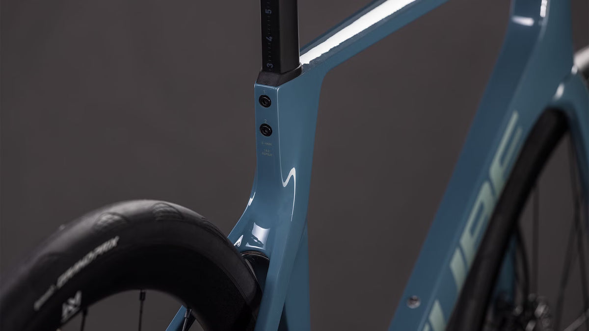 Vélo de Route Cube Agree C:62 One Shimano 105 Di2 12V 700 mm Bleu Gris Storm 2026