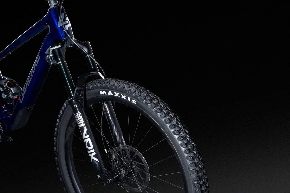 Lapierre Zesty CF 10.9 – VTT Tout-Suspendu Carbone SRAM X0 Eagle AXS 12v 29" – Bleu Translucide 2025