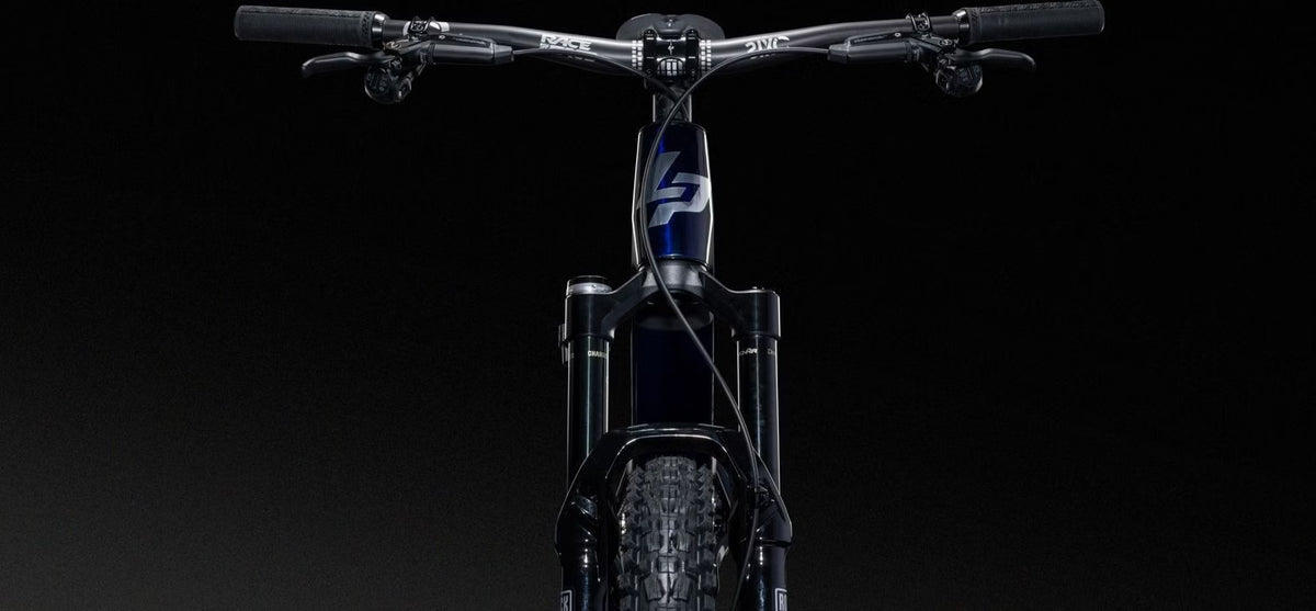 Lapierre Zesty CF 10.9 – VTT Tout-Suspendu Carbone SRAM X0 Eagle AXS 12v 29" – Bleu Translucide 2025