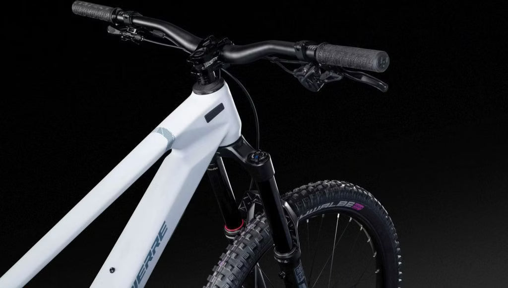 Lapierre Spicy CF 6.9 – VTT Enduro Tout-Suspendu Carbone Shimano 12v 29"/27.5" – Blanc/Bleu Mat 2025