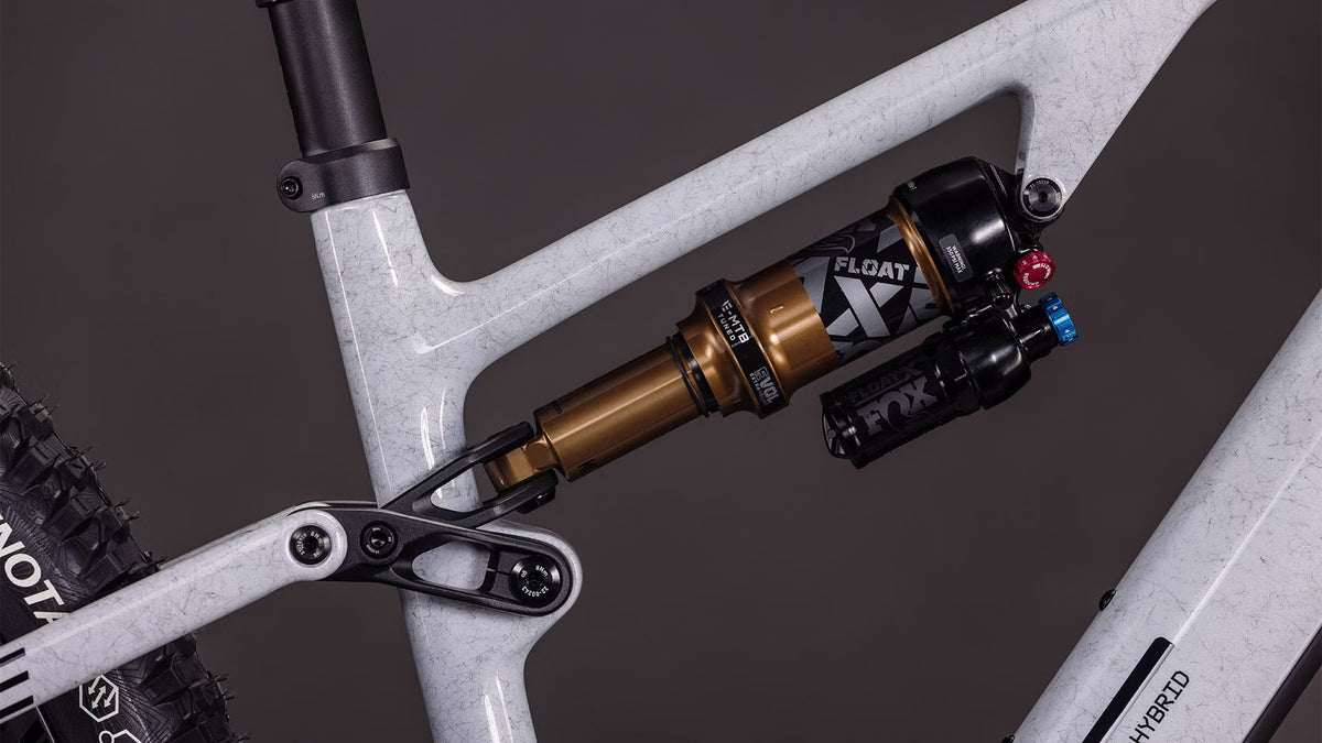 Cube AMS Hybrid One44 C:68X Super TM 400X 29'' VTT Électrique Tout-Suspendu SRAM AXS 12V Bosch 60 Nm 400 Wh Gris Fog Fibre 2026