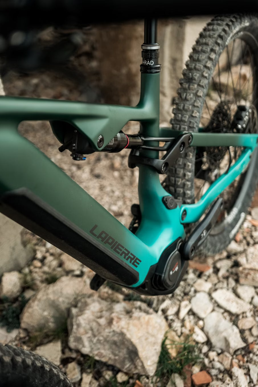 VTT Électrique Tout-Suspendu Lapierre Overvolt AM CF 6.8 Sram 12V 800Wh Bosch 120 Nm MX (29/27.5'') Vert 2026